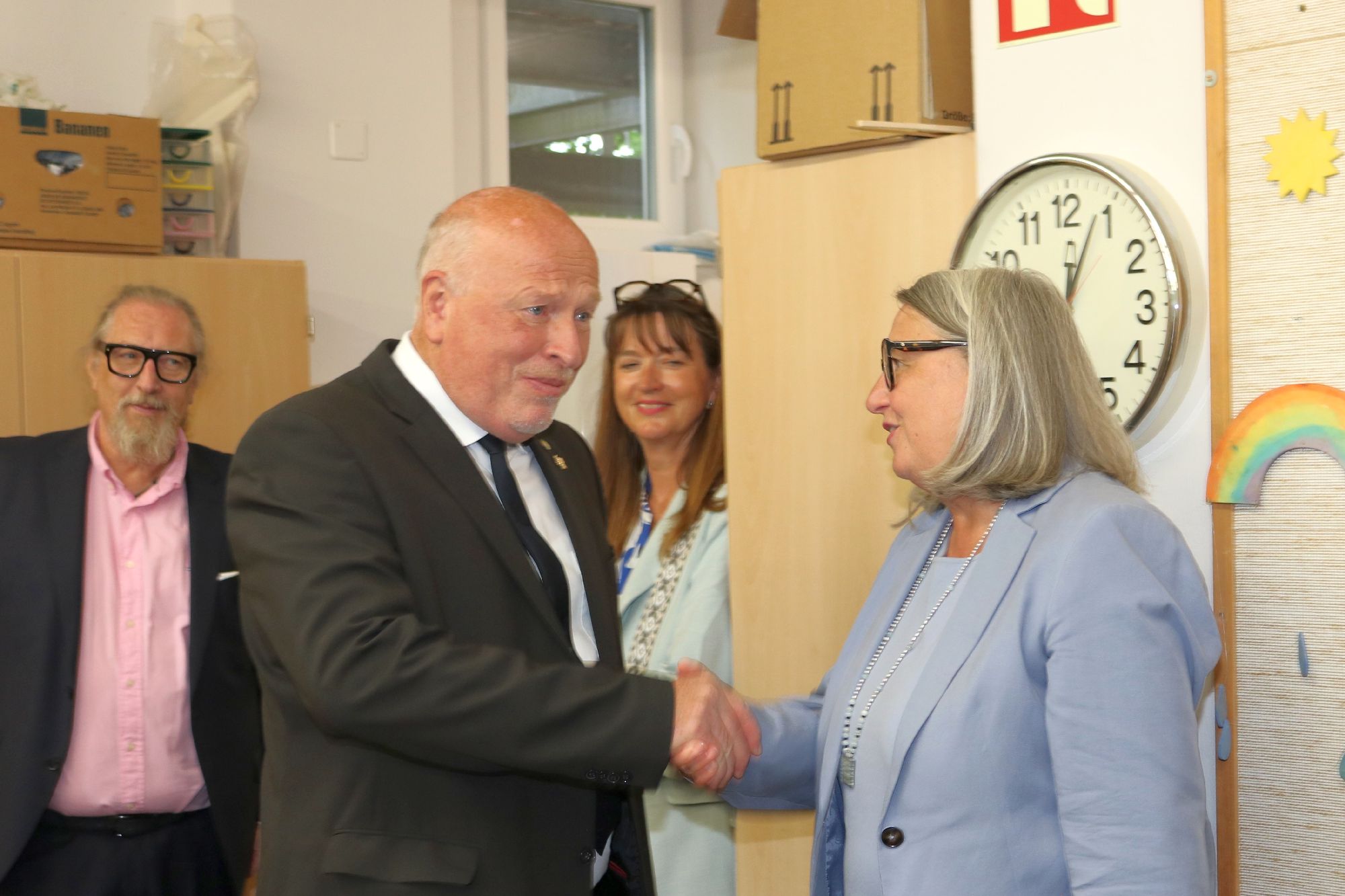 Bürgermeister Andreas Deidert freute sich, die Ministerin persönlich als Schulträger begrüßen zu können.