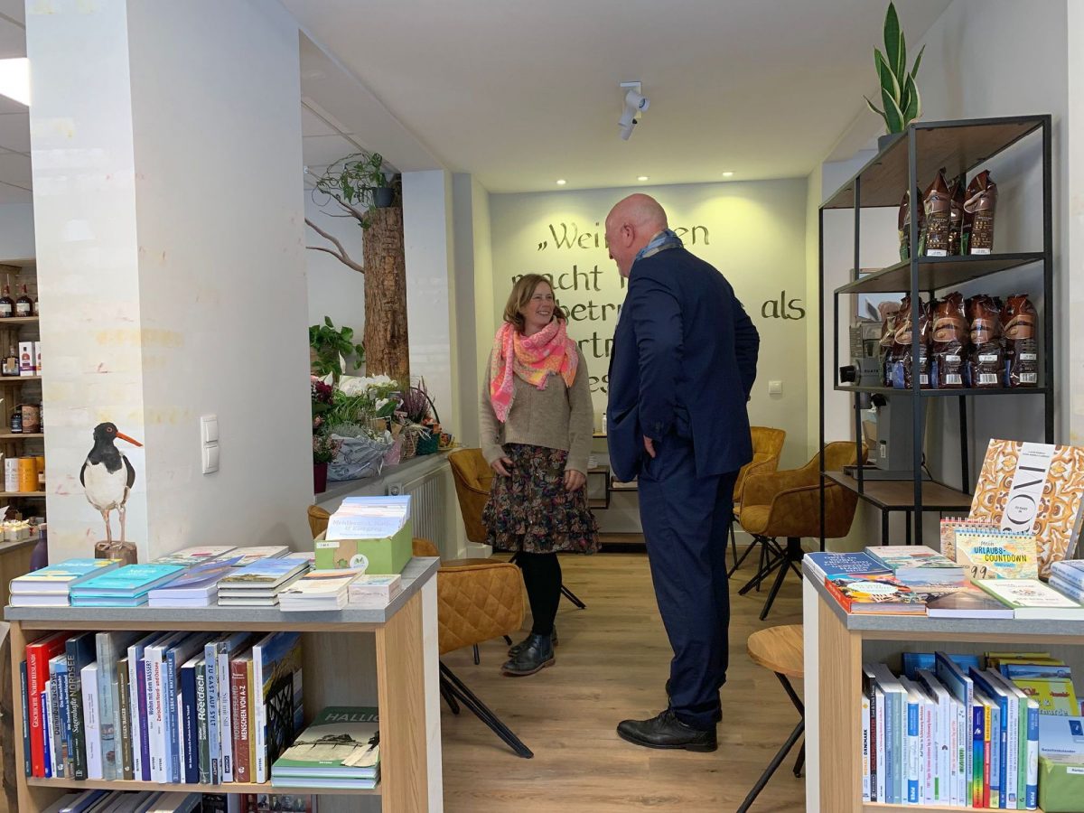 Eröffnung der Buchhandlung Blattwerk & UweLo