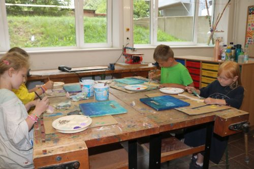 Die Bildungsministerin Dr. Dorit Stenke besucht die Grundschule an der Linde am Standort Leck